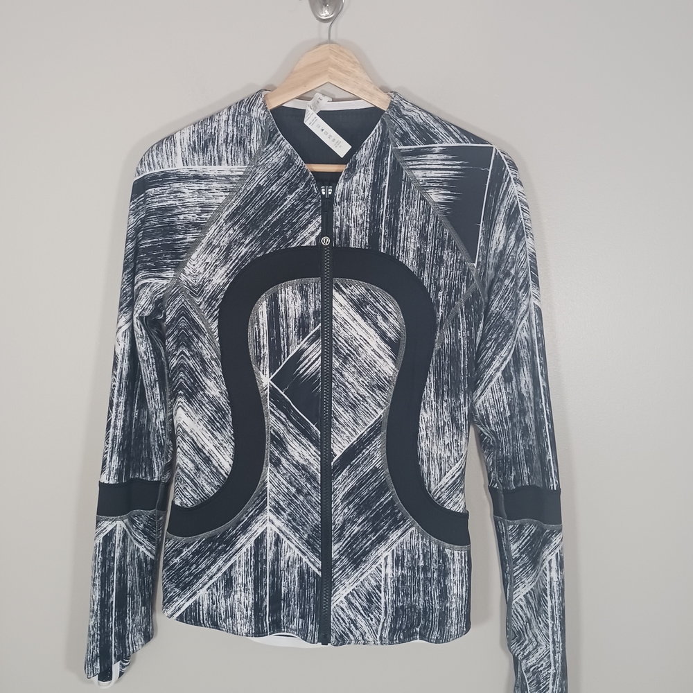 Lululemon Find Your Bliss Reversible‎ Athletic Athleisure Jacket Size 6 New